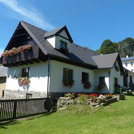 Bizoni Dvur Hotell Retenice Exteriör bild
