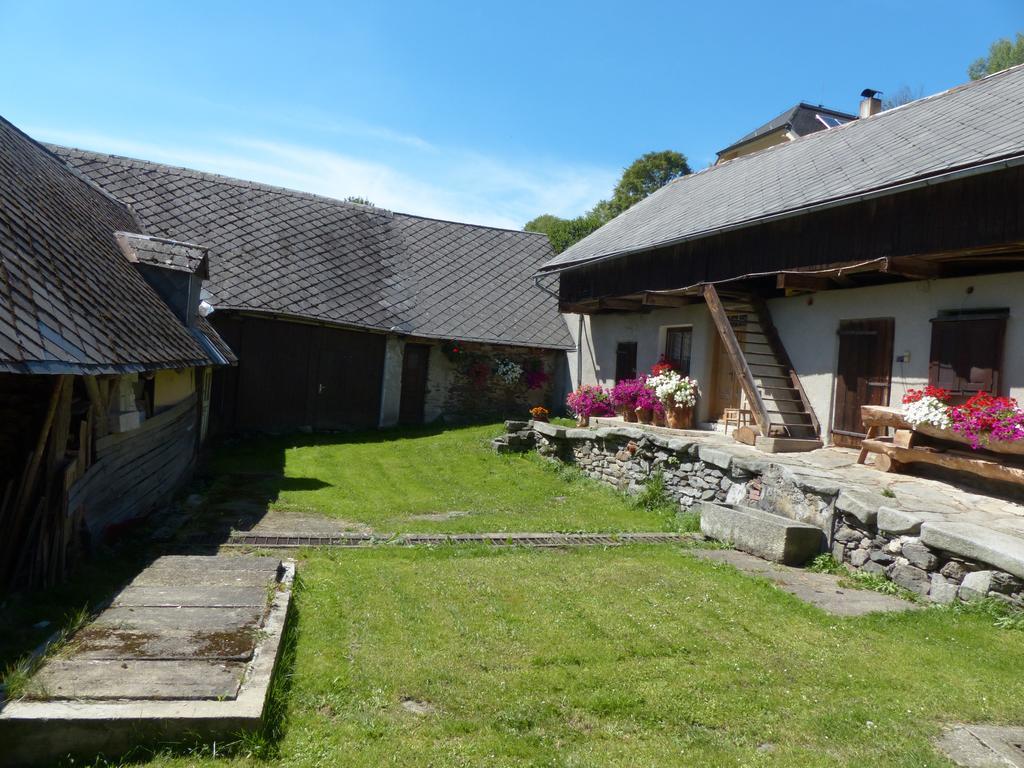 Bizoni Dvur Hotell Retenice Exteriör bild