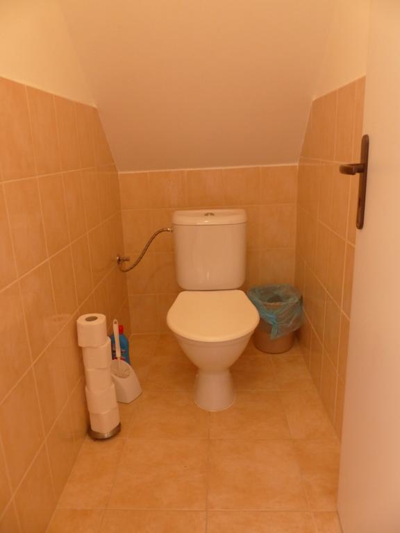 Bizoni Dvur Hotell Retenice Exteriör bild