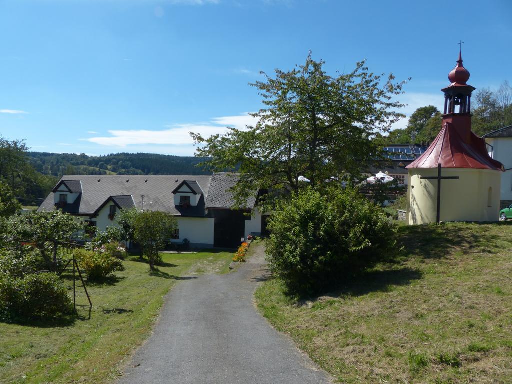 Bizoni Dvur Hotell Retenice Exteriör bild